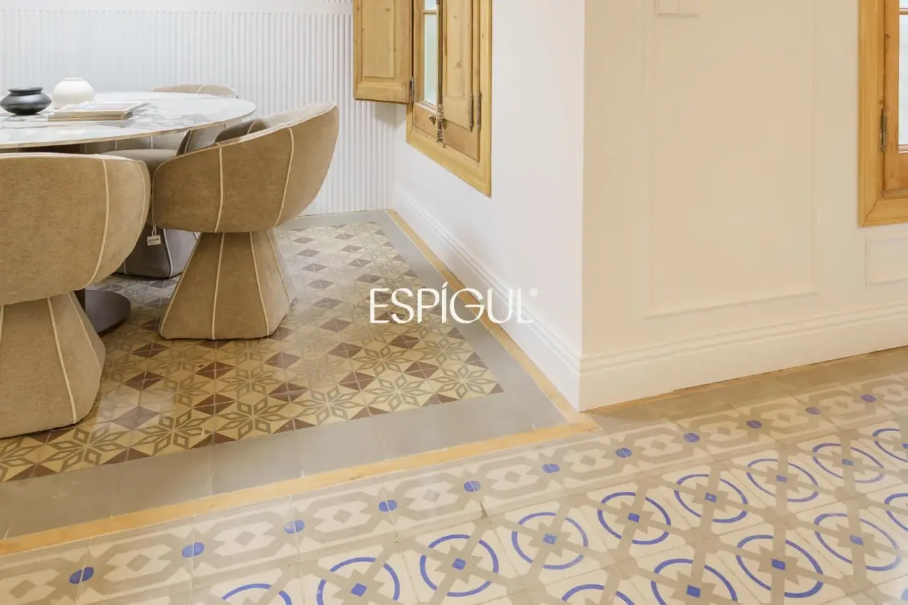 Exclusiva vivienda rehabilitada de 228 m² en finca regia con elementos originales