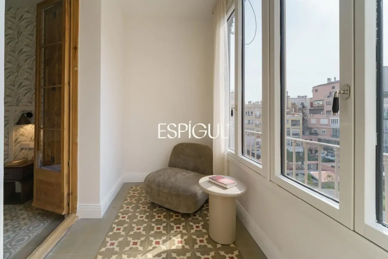 Exclusiva vivienda rehabilitada de 228 m² en finca regia con elementos originales