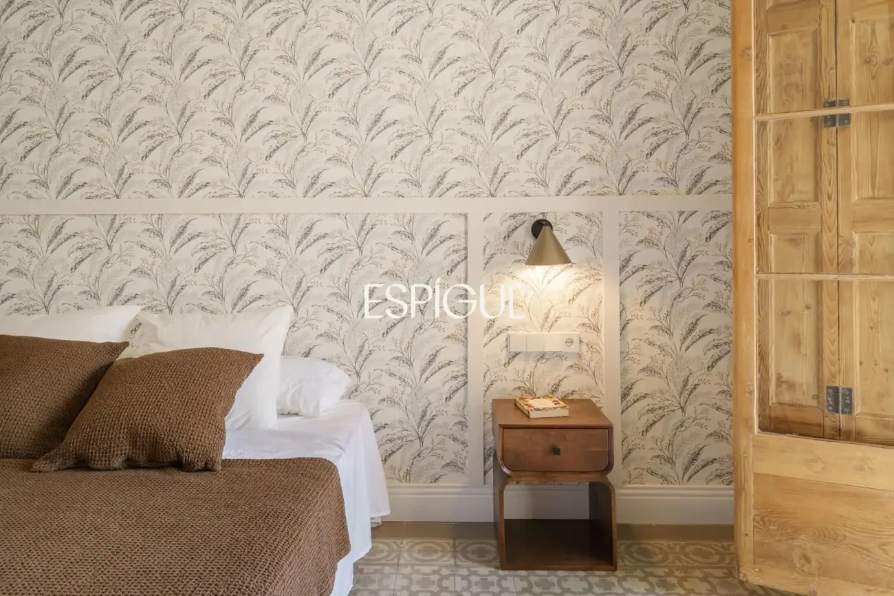 Exclusiva vivienda rehabilitada de 228 m² en finca regia con elementos originales