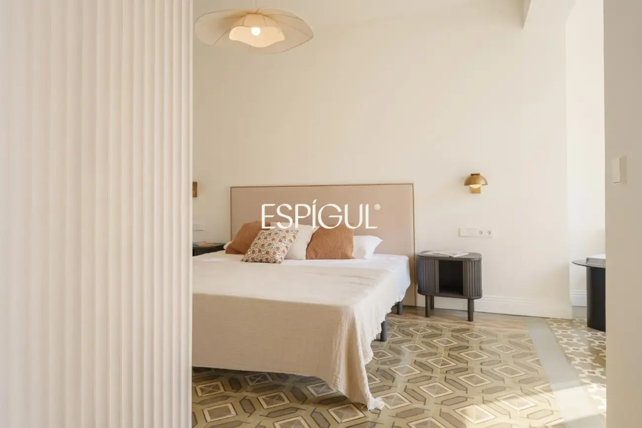 Exclusiva vivienda rehabilitada de 228 m² en finca regia con elementos originales