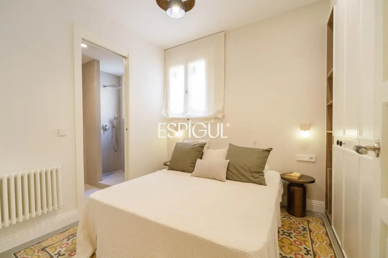 Exclusiva vivienda rehabilitada de 228 m² en finca regia con elementos originales