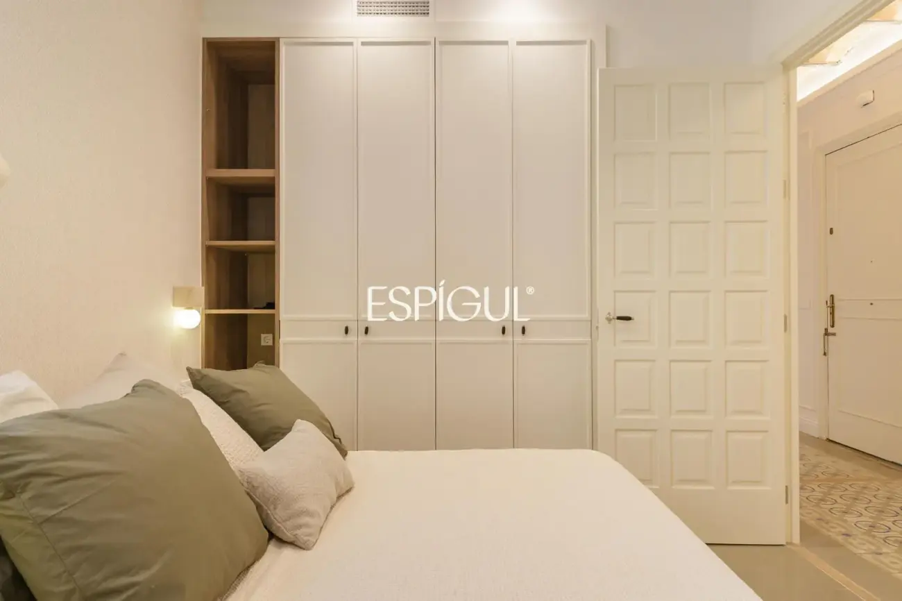Exclusiva vivienda rehabilitada de 228 m² en finca regia con elementos originales