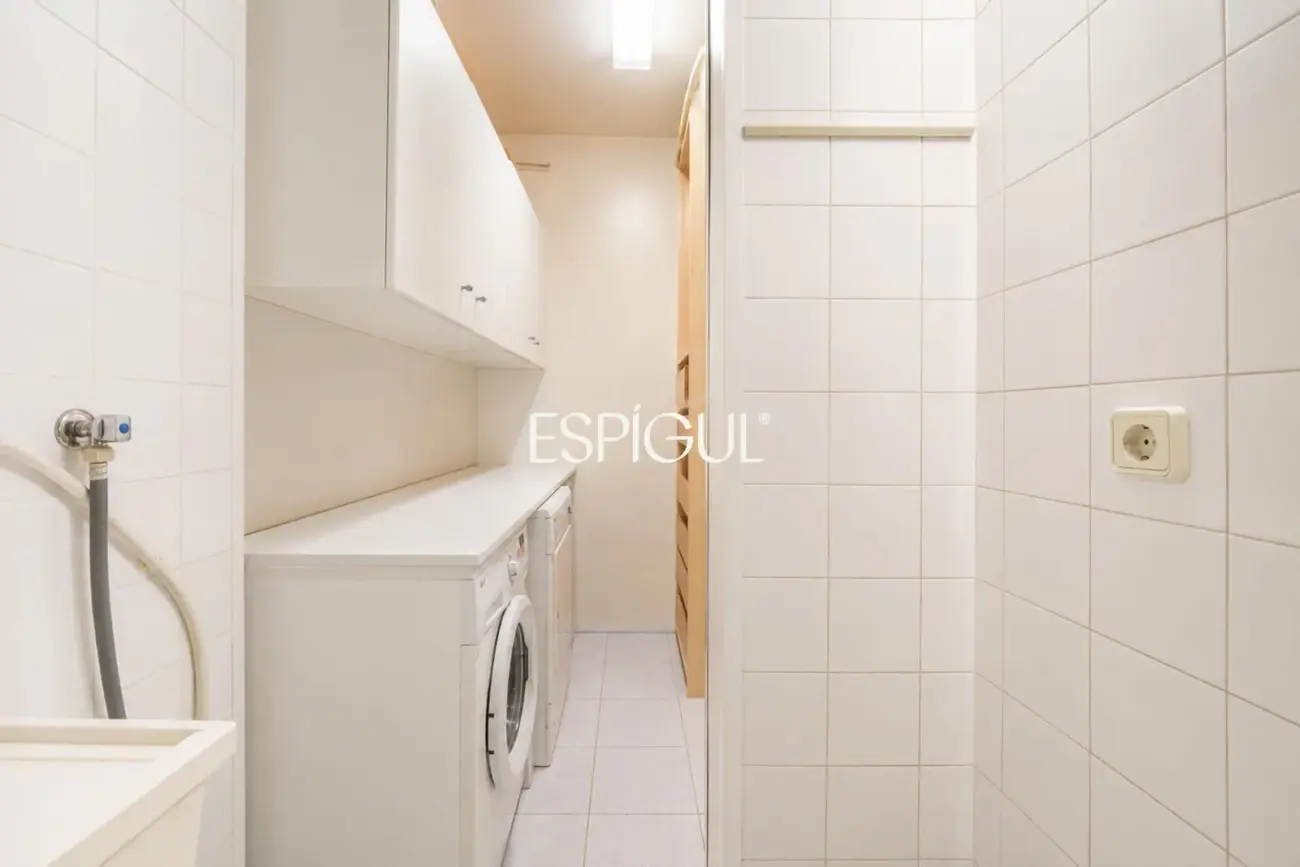 Appartement avec terrasse et parking à côté de la place d’Espagne