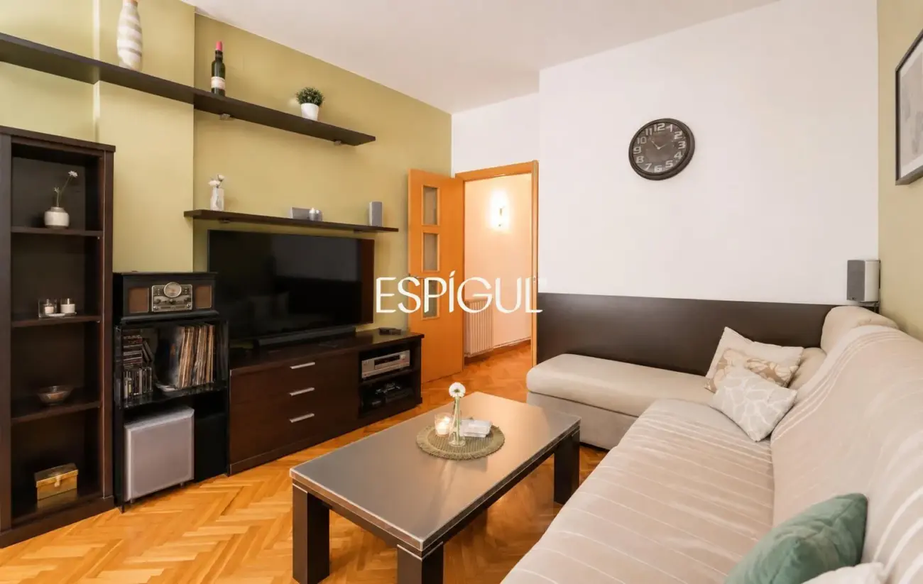 Appartement avec terrasse et parking à côté de la place d’Espagne