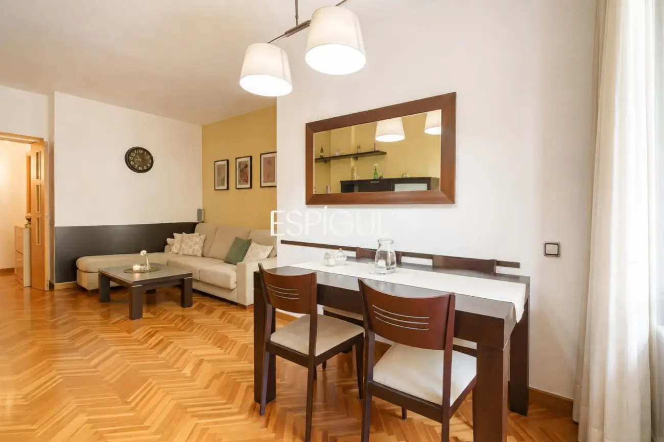Appartement avec terrasse et parking à côté de la place d’Espagne