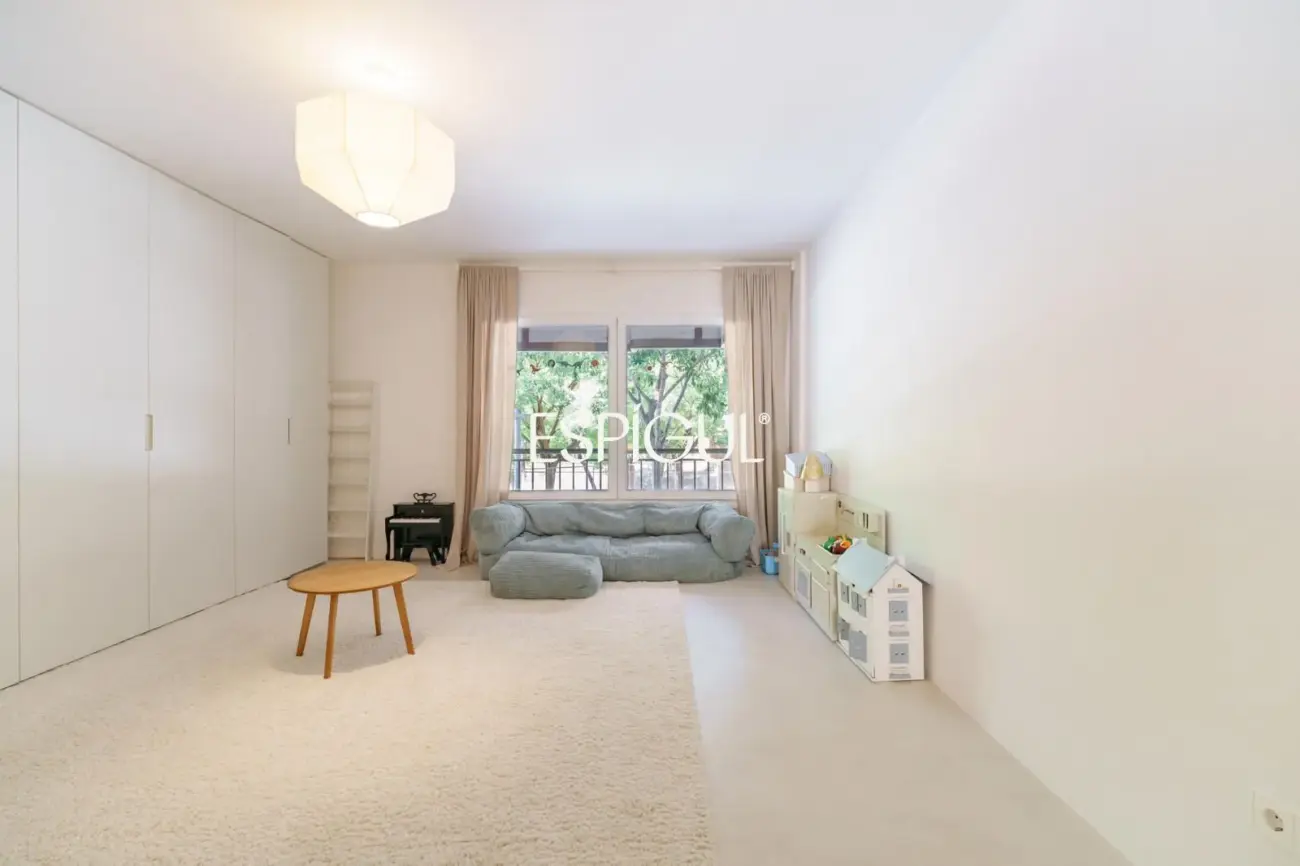 Appartement design neuf avec terrasse de 270 m² à Les Corts