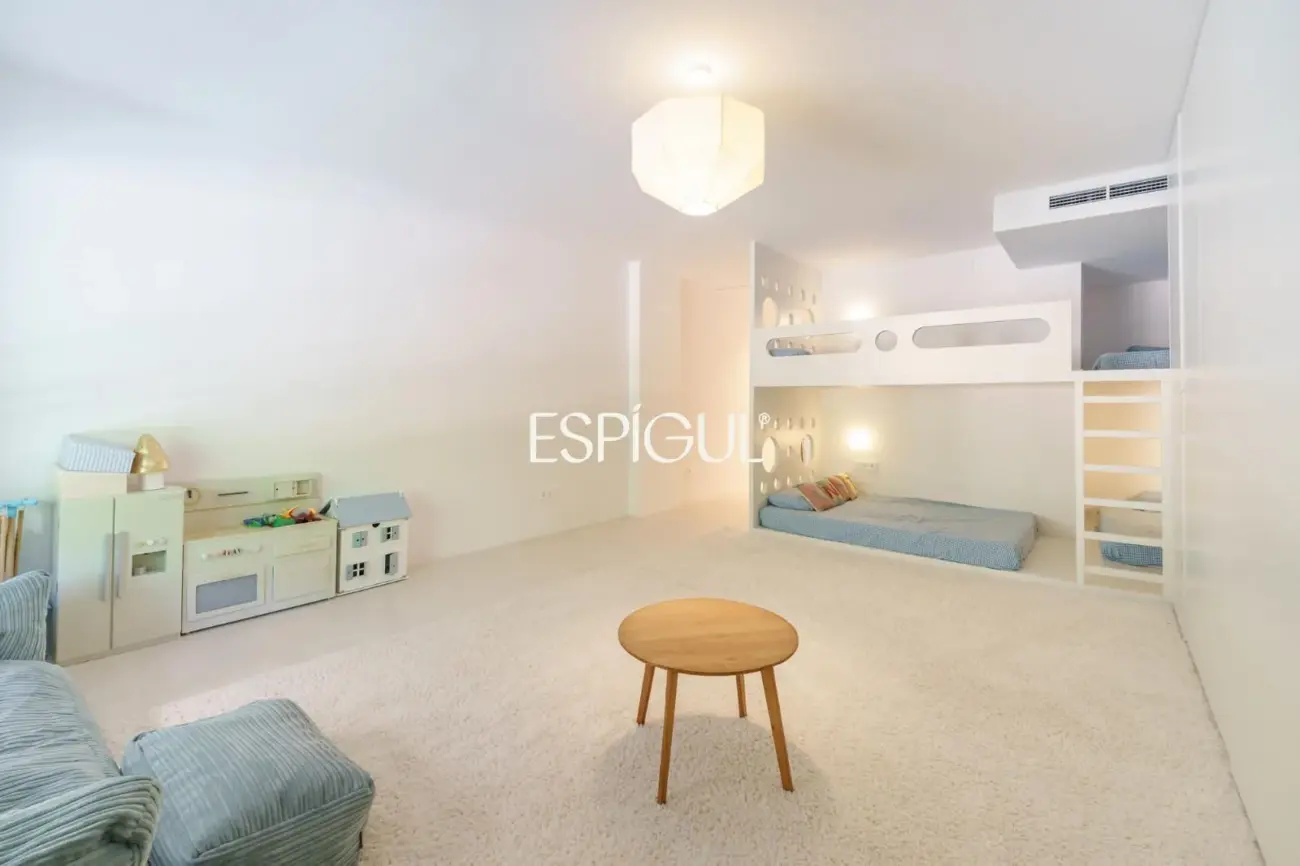 Appartement design neuf avec terrasse de 270 m² à Les Corts
