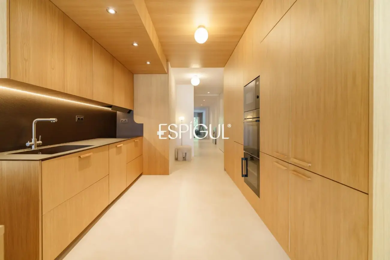 Appartement design neuf avec terrasse de 270 m² à Les Corts