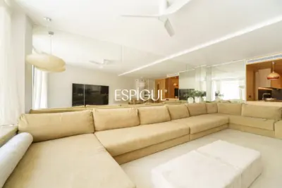 Appartement design neuf avec terrasse de 270 m² à Les Corts