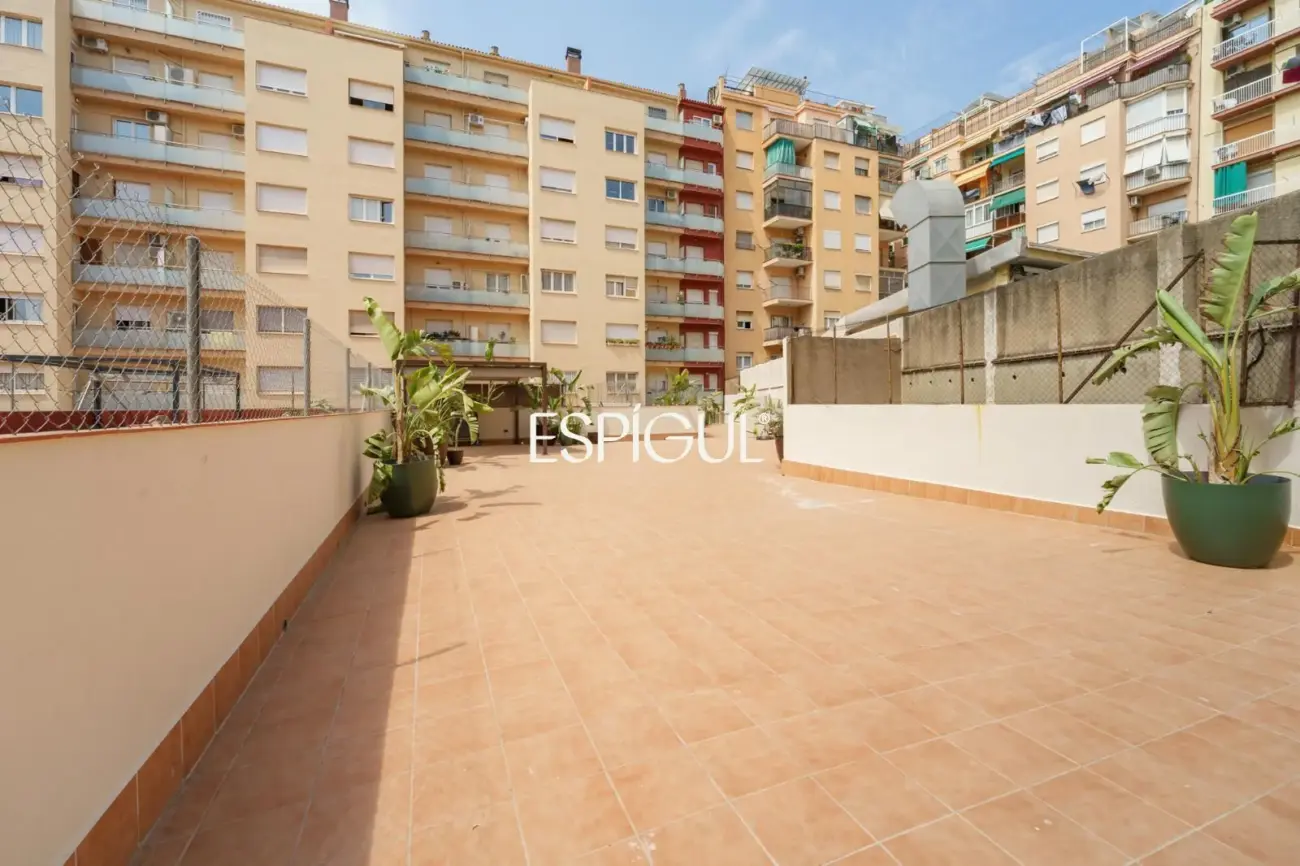 Appartement design neuf avec terrasse de 270 m² à Les Corts
