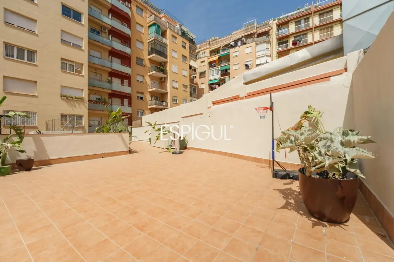 Appartement design neuf avec terrasse de 270 m² à Les Corts