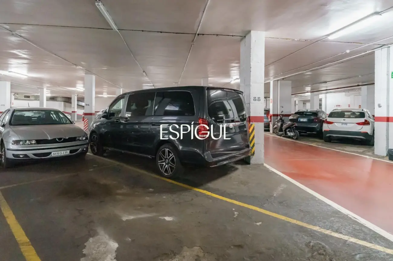 Appartement design neuf avec terrasse de 270 m² à Les Corts