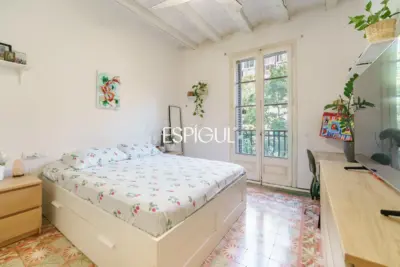 Piso en venta en Carrer de Còrsega, Gràcia
