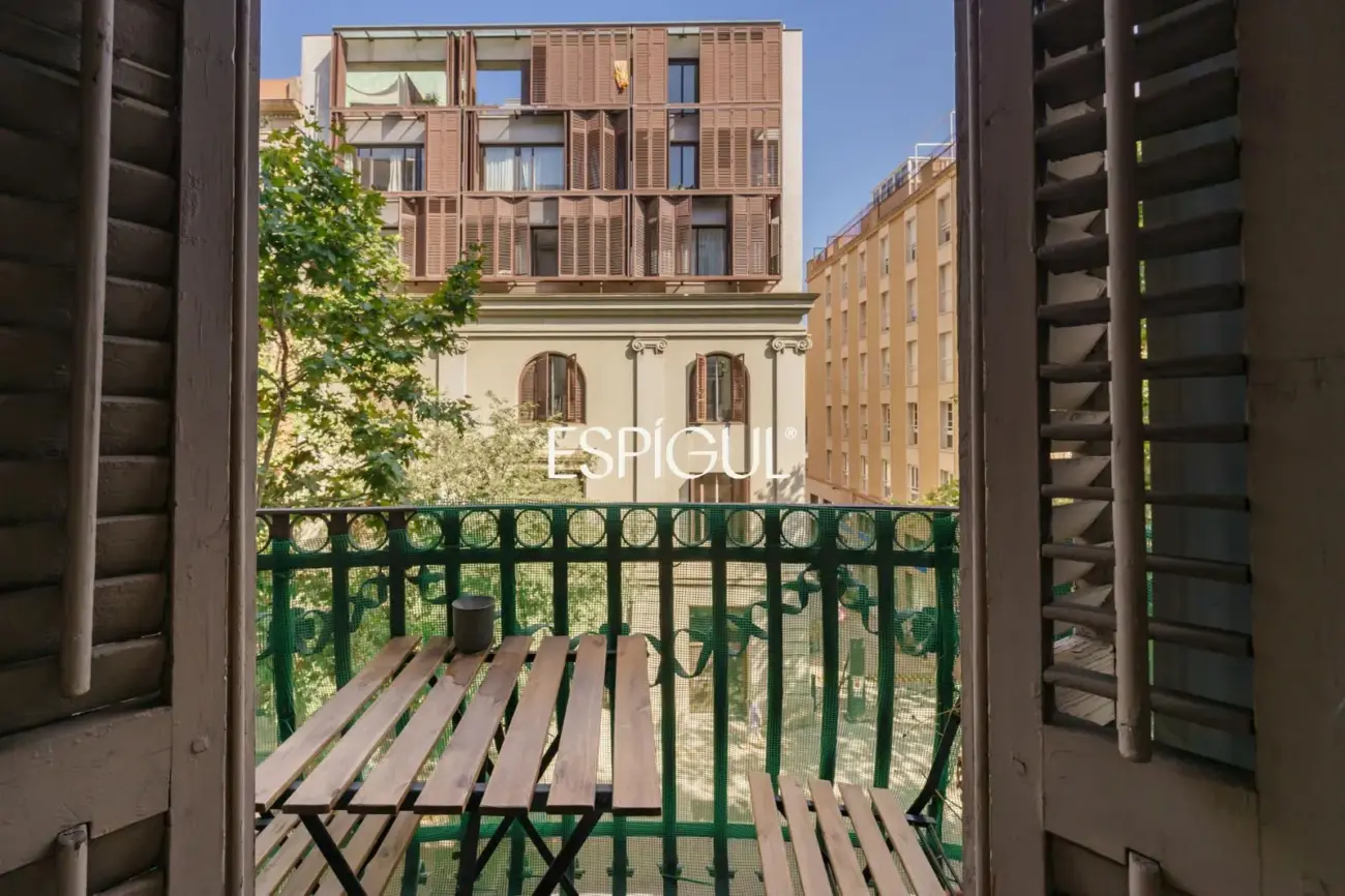 Piso en venta en Carrer de Còrsega, Gràcia
