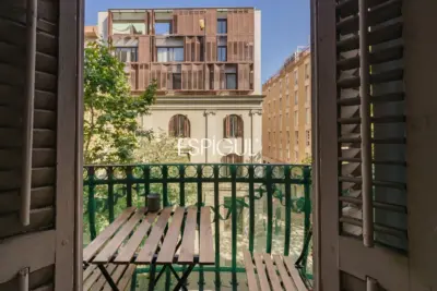 Piso en venta en Carrer de Còrsega, Gràcia