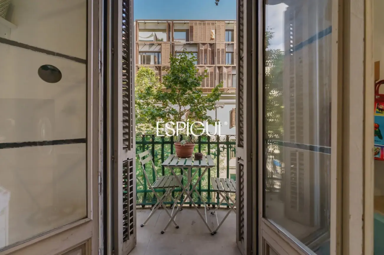 Piso en venta en Carrer de Còrsega, Gràcia
