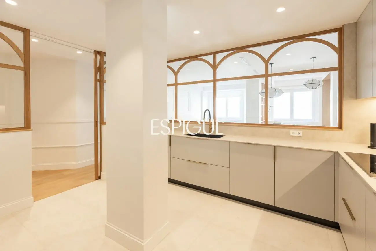 Piso en venta reformado en Hermosilla, Recoletos