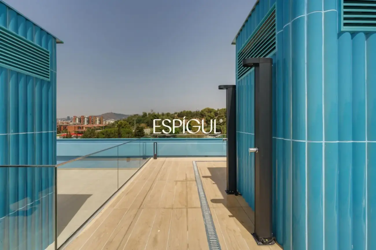 Pisos de Obra Nueva a Estrenar con Piscina y Gimnasio en La Marina del Port – Varias Alturas