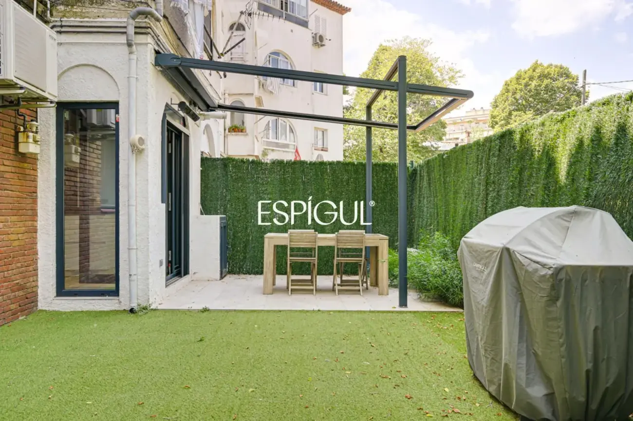 Planta baja con jardín en Girona