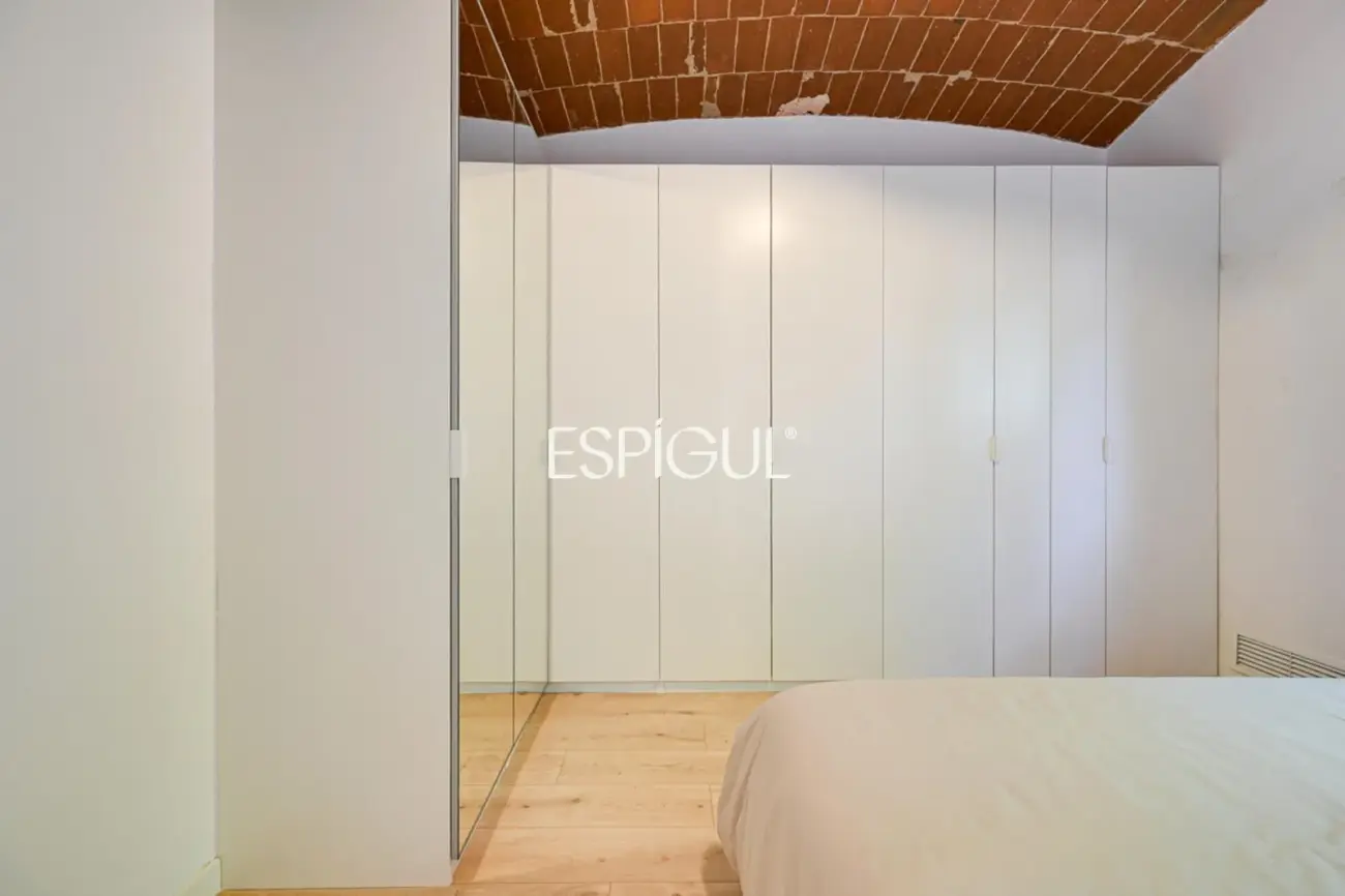 Planta baja con jardín en Girona