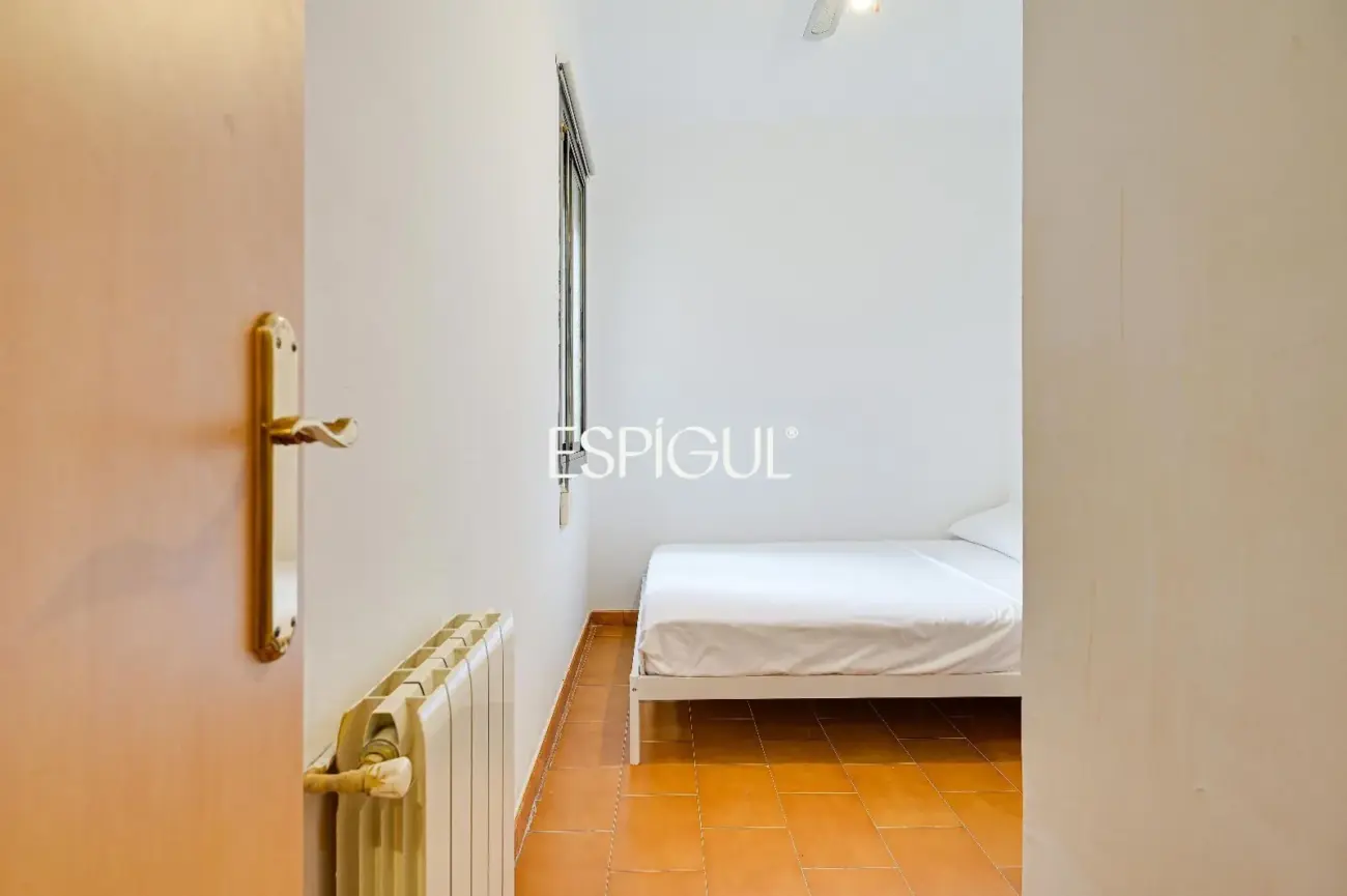 Amplia y luminosa vivienda con balcón en una de las ubicaciones más demandadas de Les Corts