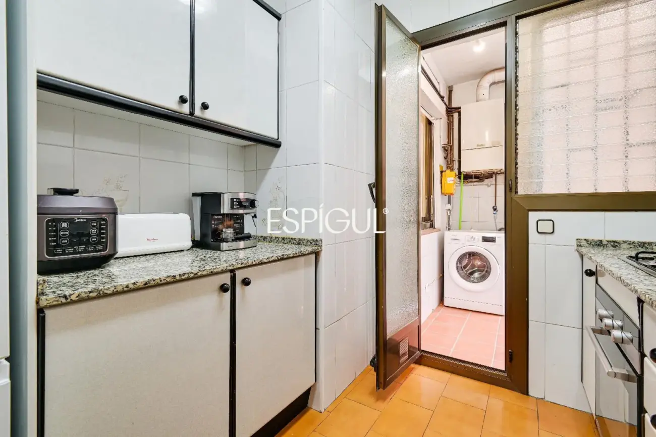 Amplia y luminosa vivienda con balcón en una de las ubicaciones más demandadas de Les Corts