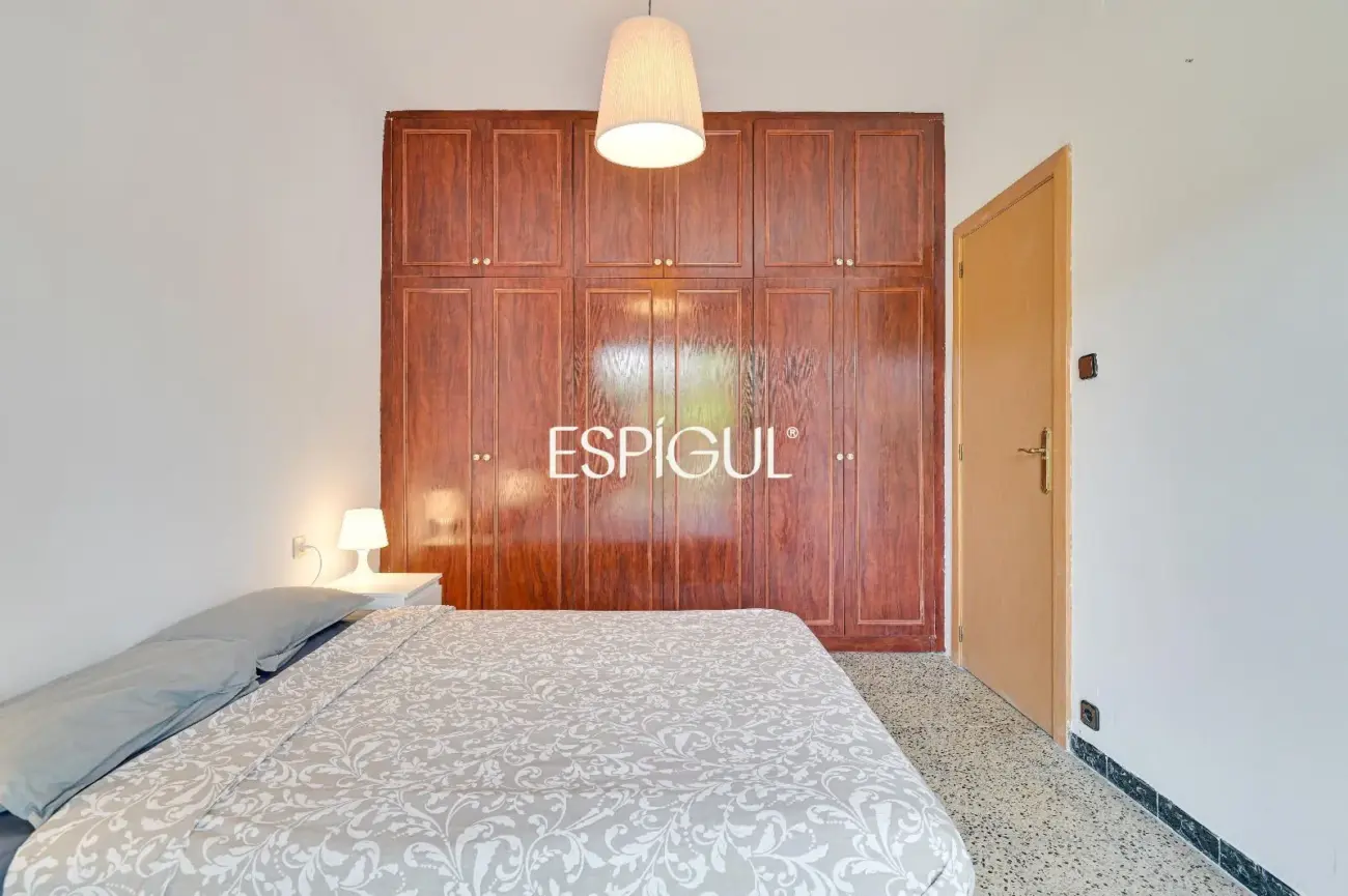 Amplia y luminosa vivienda con balcón en una de las ubicaciones más demandadas de Les Corts
