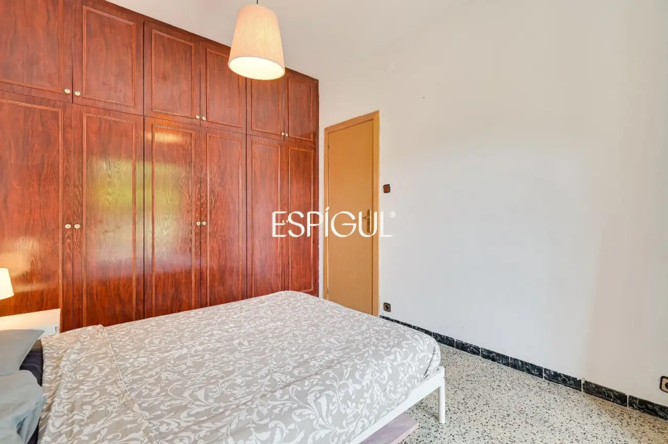 Amplia y luminosa vivienda con balcón en una de las ubicaciones más demandadas de Les Corts