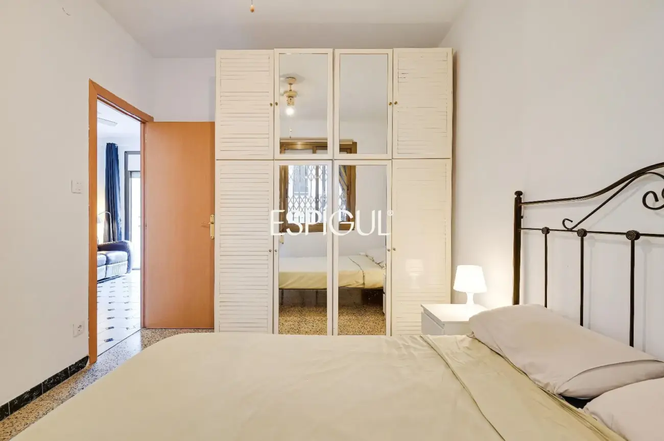 Amplia y luminosa vivienda con balcón en una de las ubicaciones más demandadas de Les Corts