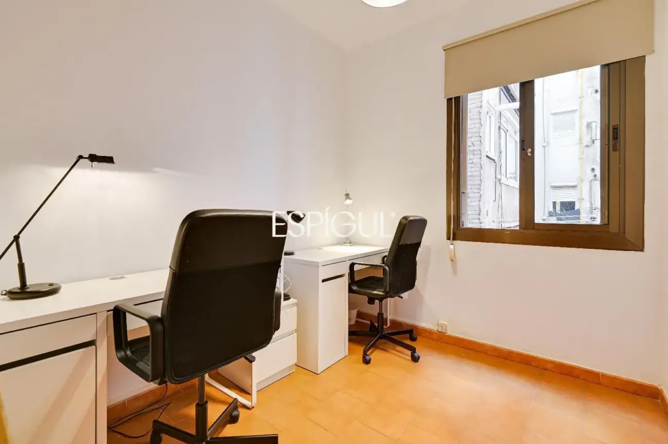 Amplia y luminosa vivienda con balcón en una de las ubicaciones más demandadas de Les Corts