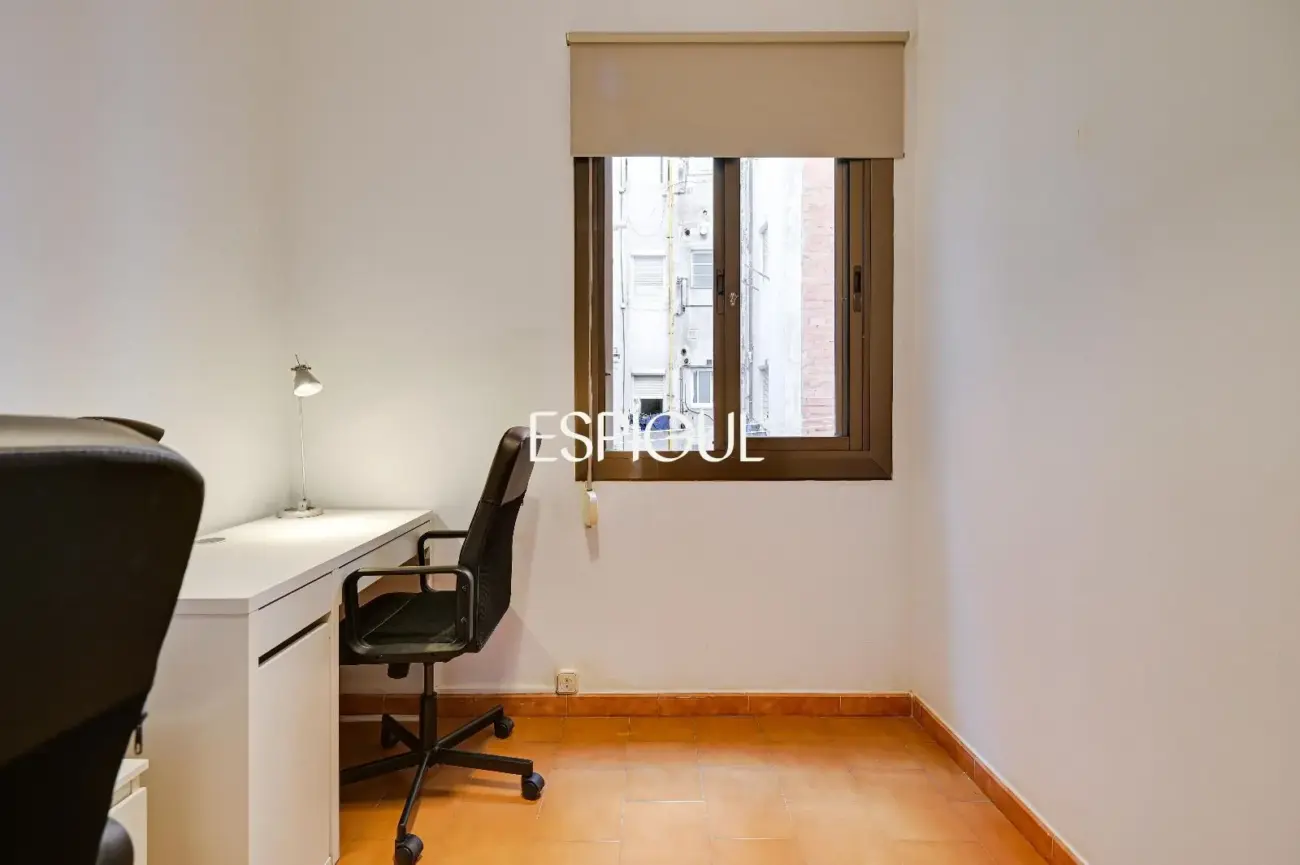 Amplia y luminosa vivienda con balcón en una de las ubicaciones más demandadas de Les Corts