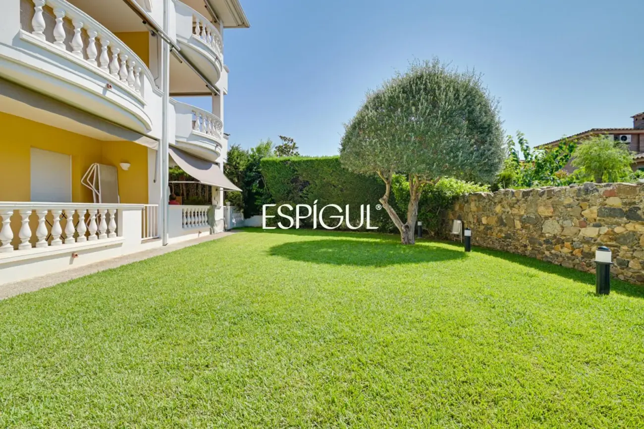 Apartamento con piscina comunitaria en Calonge
