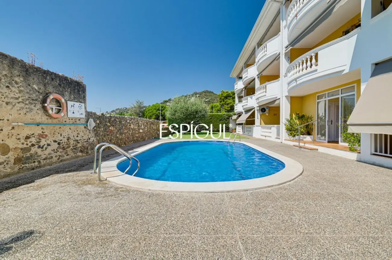 Apartamento con piscina comunitaria en Calonge