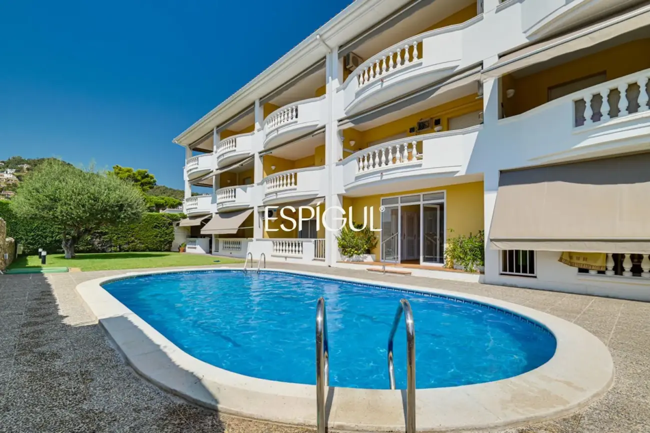 Apartamento con piscina comunitaria en Calonge