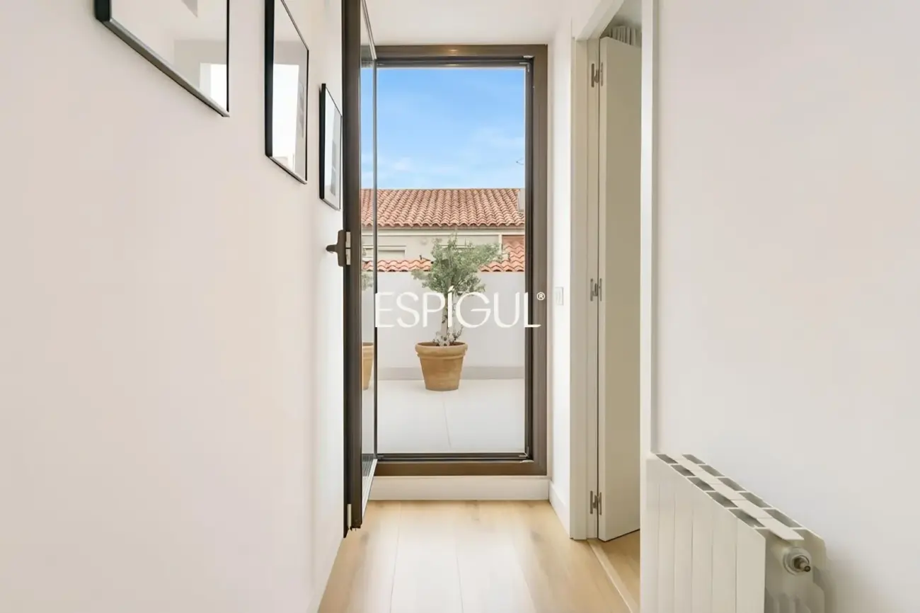 Maison mitoyenne de construction semi-neuve de 170 m² et terrasse de 27 m² à Vilassar de Dalt
