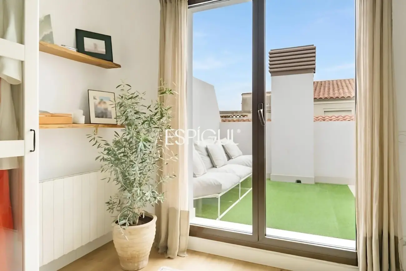 Maison mitoyenne de construction semi-neuve de 170 m² et terrasse de 27 m² à Vilassar de Dalt