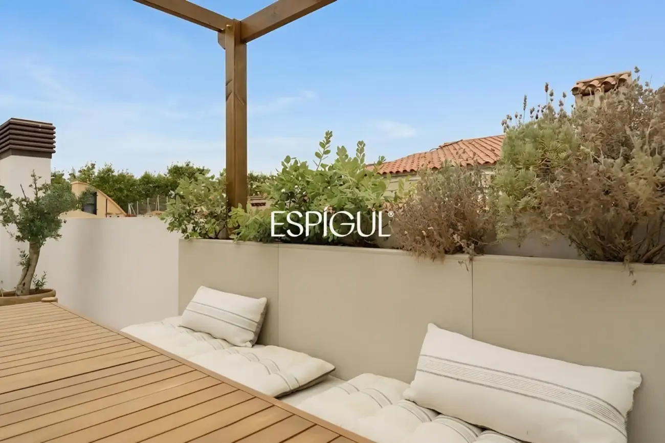 Maison mitoyenne de construction semi-neuve de 170 m² et terrasse de 27 m² à Vilassar de Dalt