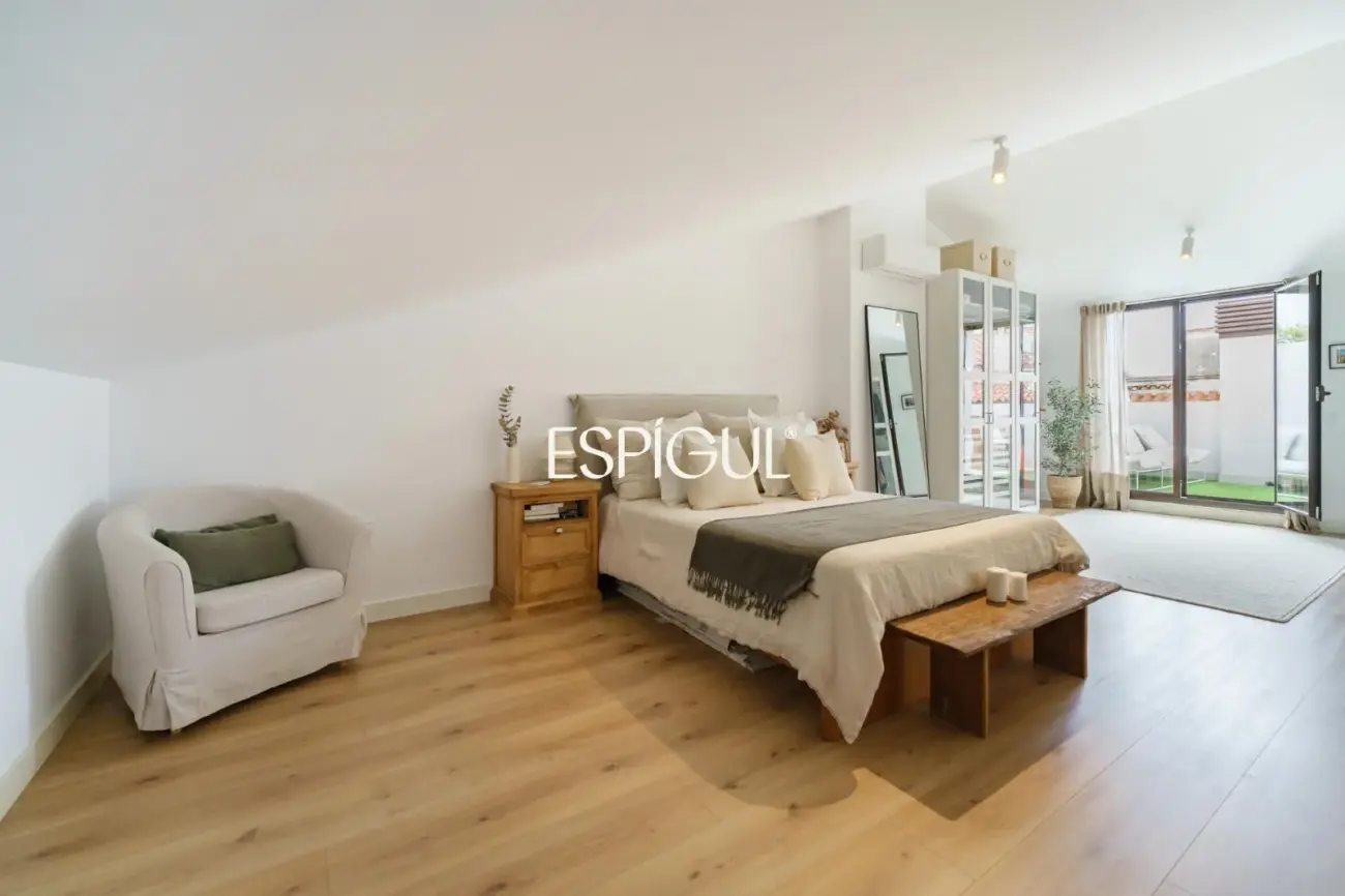 Maison mitoyenne de construction semi-neuve de 170 m² et terrasse de 27 m² à Vilassar de Dalt