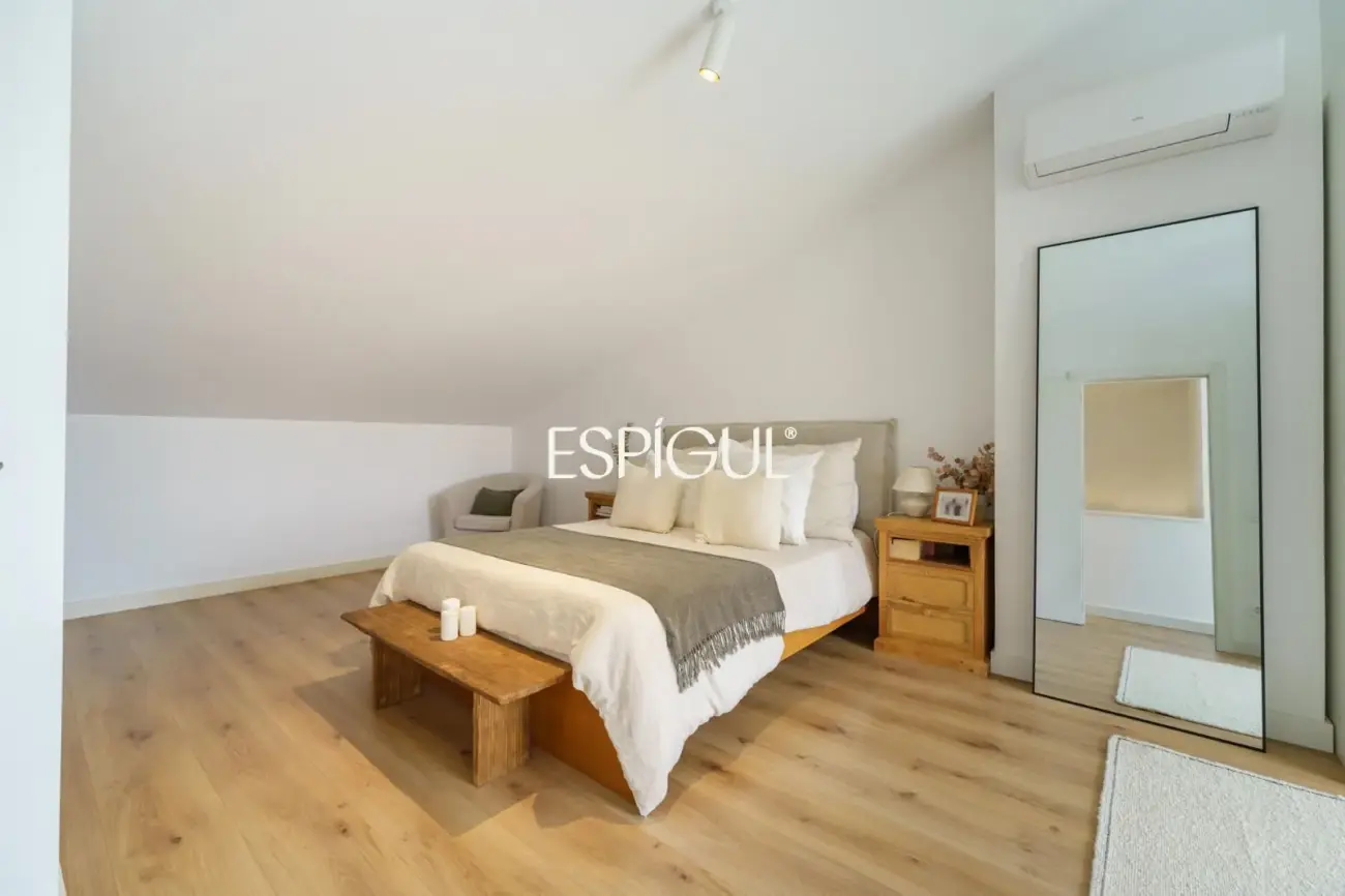 Maison mitoyenne de construction semi-neuve de 170 m² et terrasse de 27 m² à Vilassar de Dalt