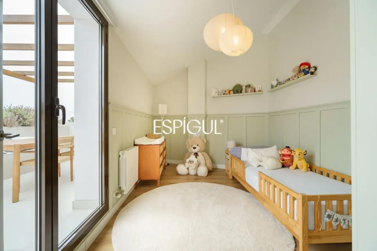 Maison mitoyenne de construction semi-neuve de 170 m² et terrasse de 27 m² à Vilassar de Dalt