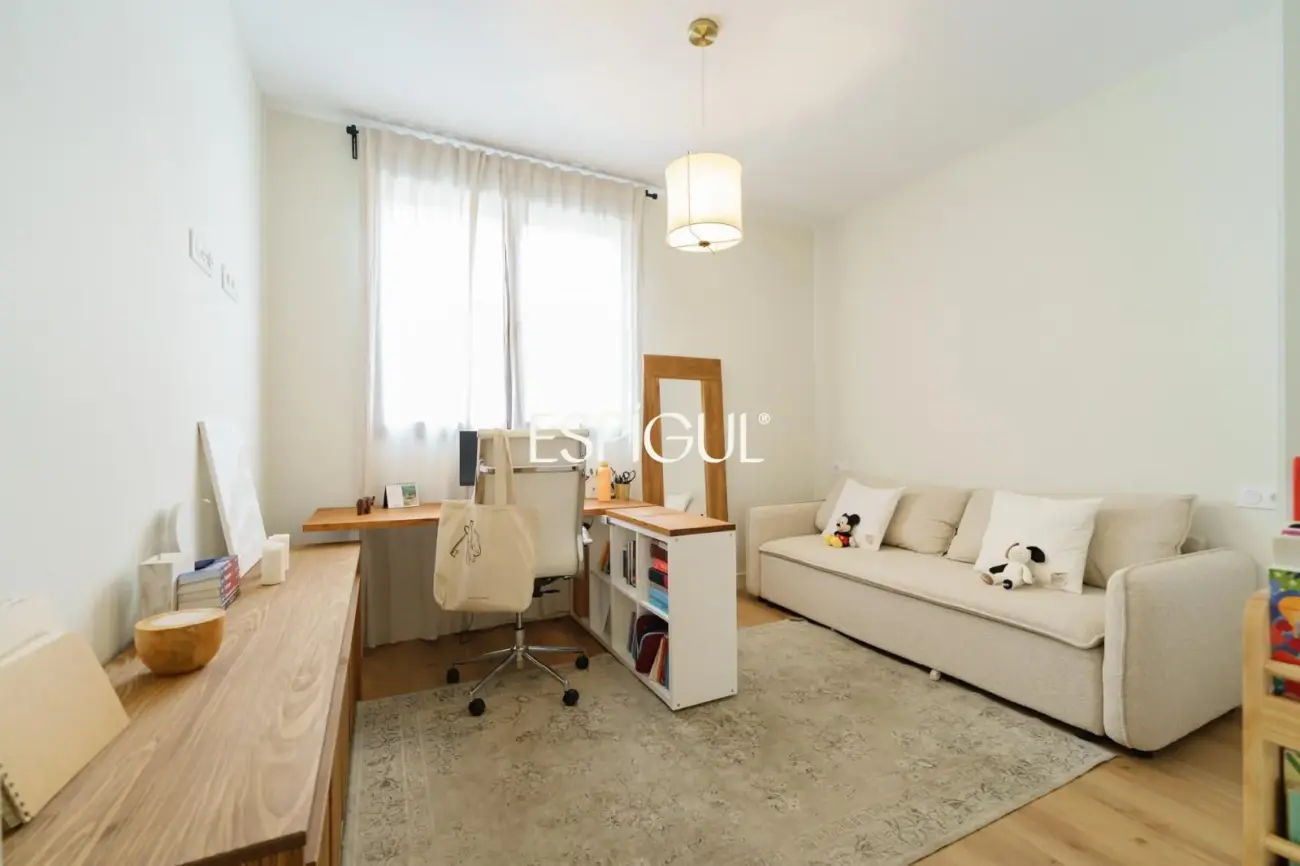 Maison mitoyenne de construction semi-neuve de 170 m² et terrasse de 27 m² à Vilassar de Dalt