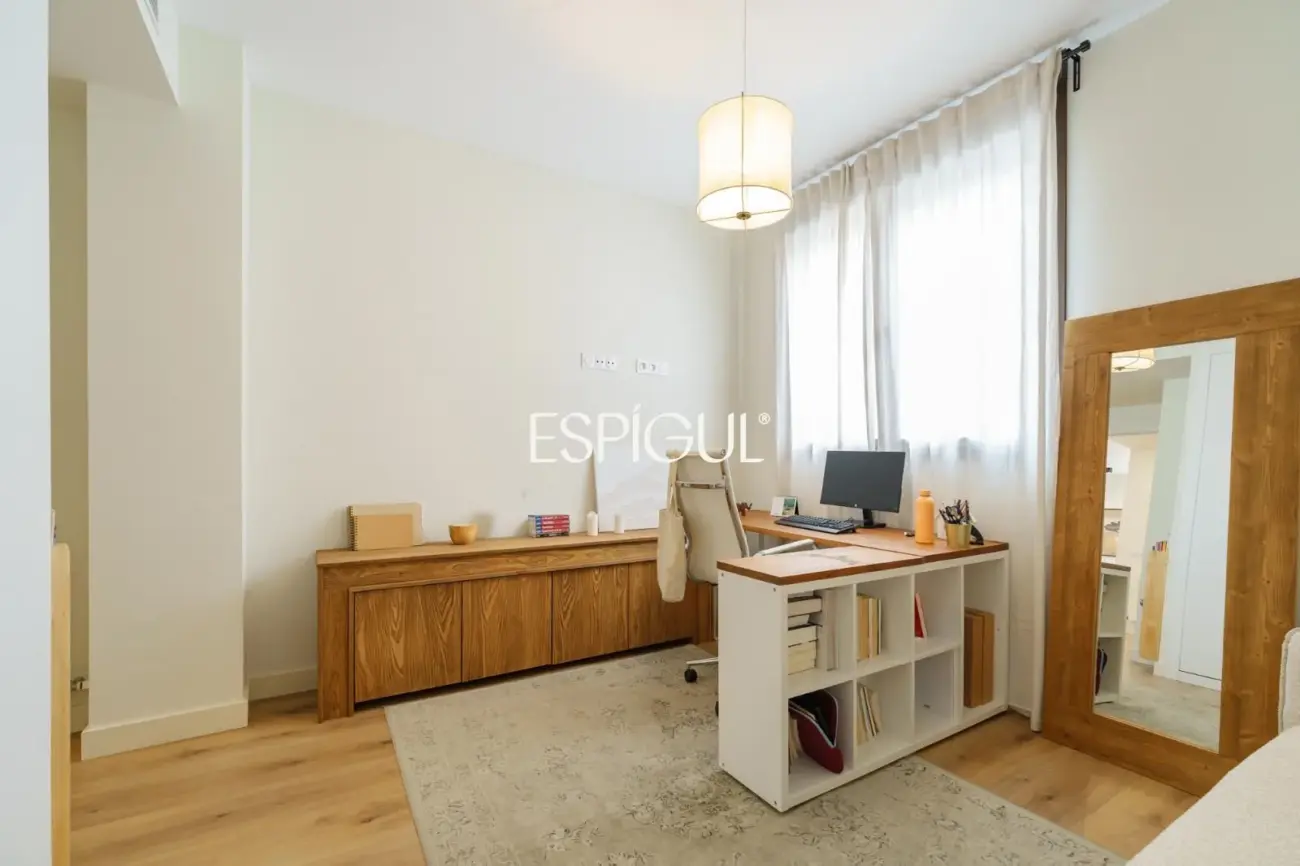Maison mitoyenne de construction semi-neuve de 170 m² et terrasse de 27 m² à Vilassar de Dalt
