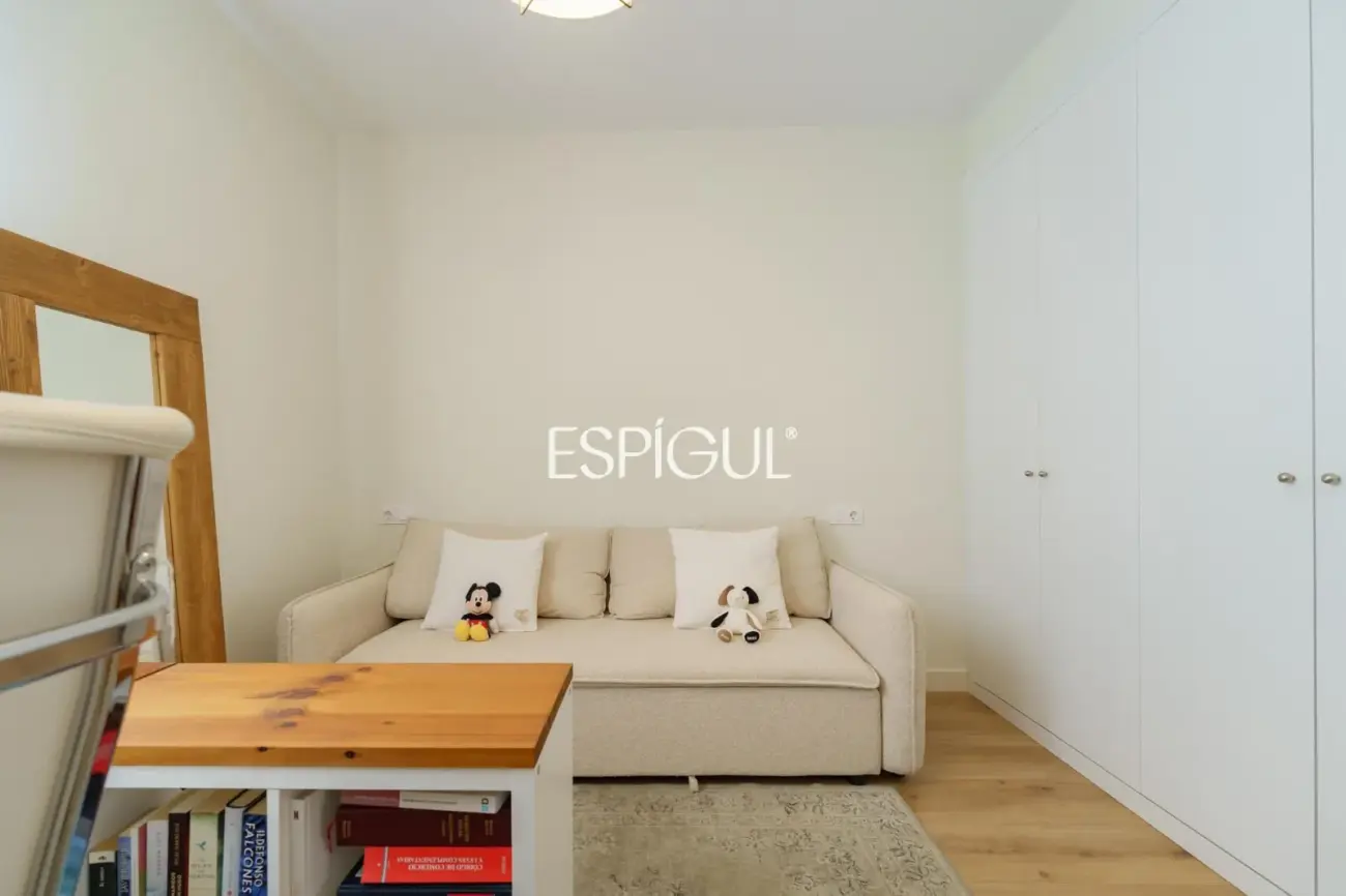 Maison mitoyenne de construction semi-neuve de 170 m² et terrasse de 27 m² à Vilassar de Dalt