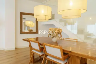 Maison mitoyenne de construction semi-neuve de 170 m² et terrasse de 27 m² à Vilassar de Dalt