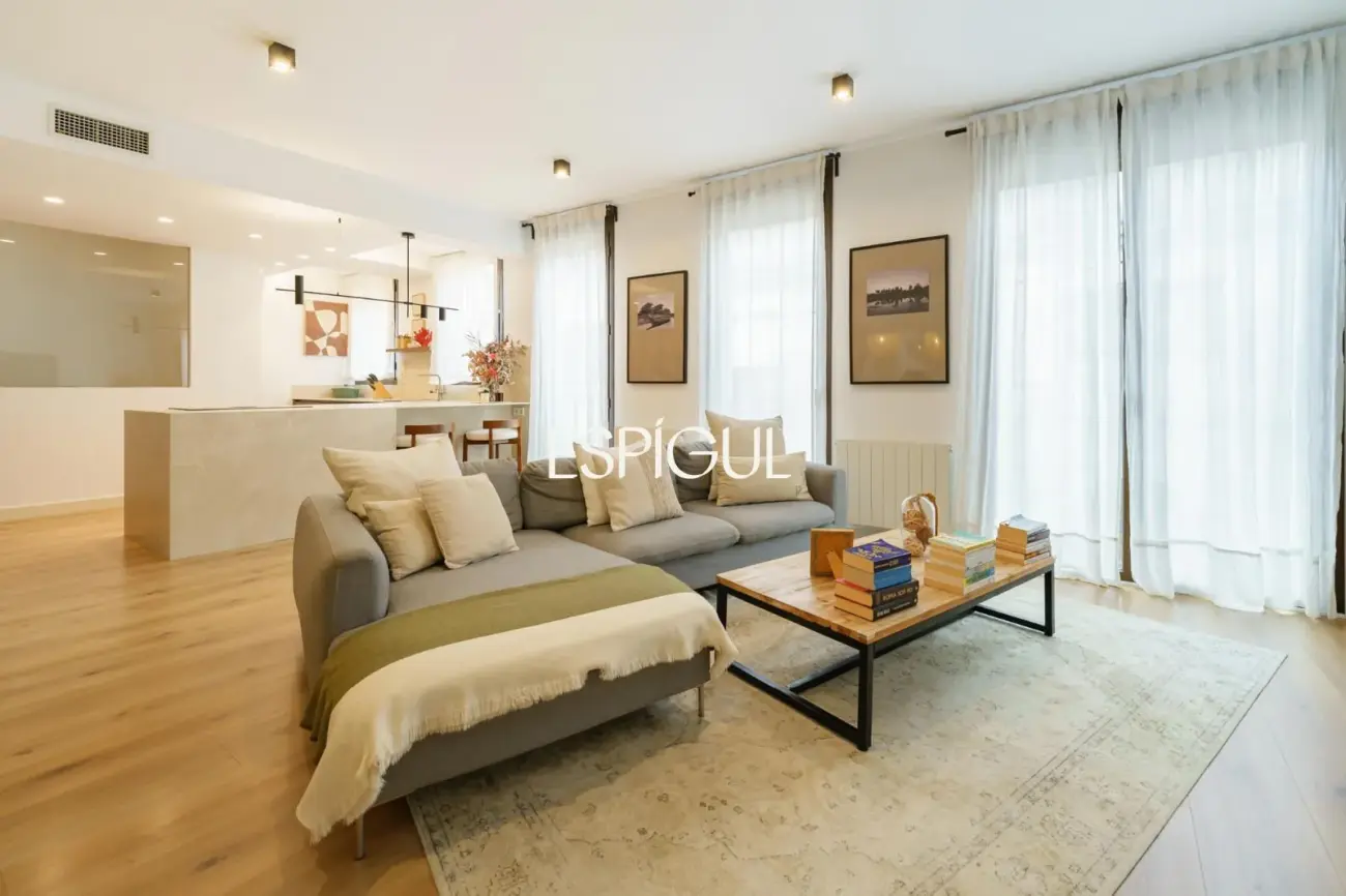Maison mitoyenne de construction semi-neuve de 170 m² et terrasse de 27 m² à Vilassar de Dalt