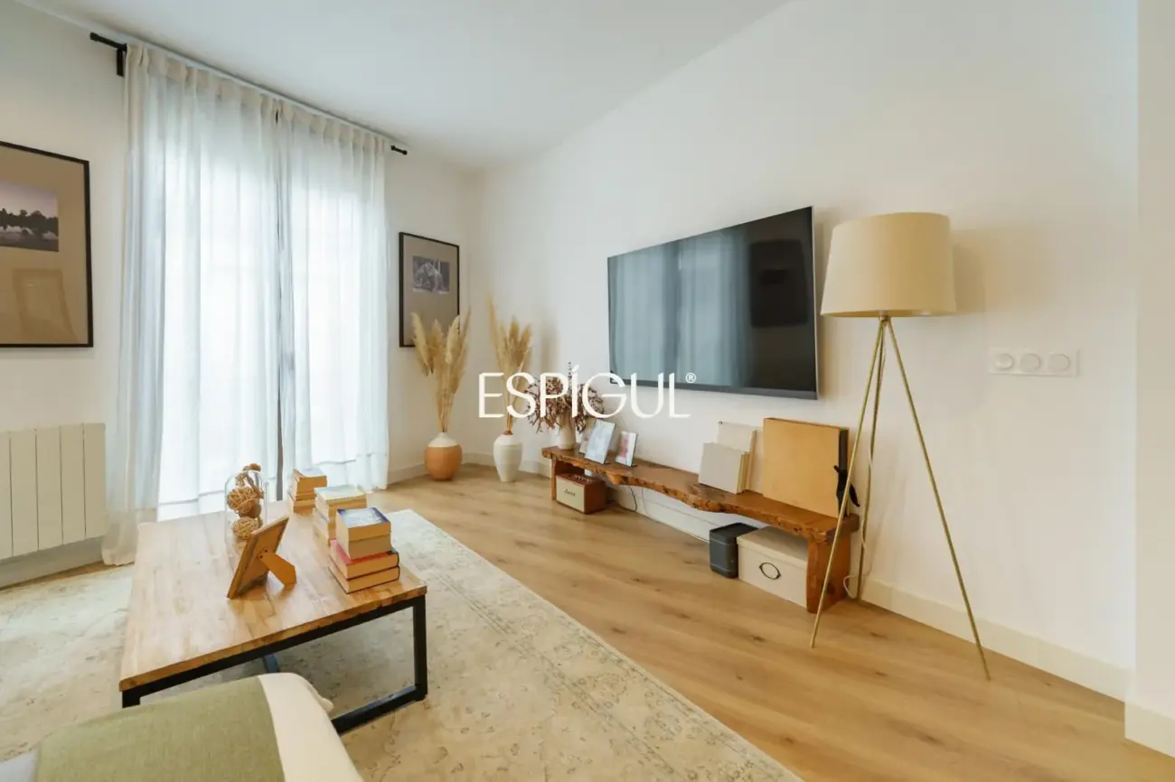 Maison mitoyenne de construction semi-neuve de 170 m² et terrasse de 27 m² à Vilassar de Dalt