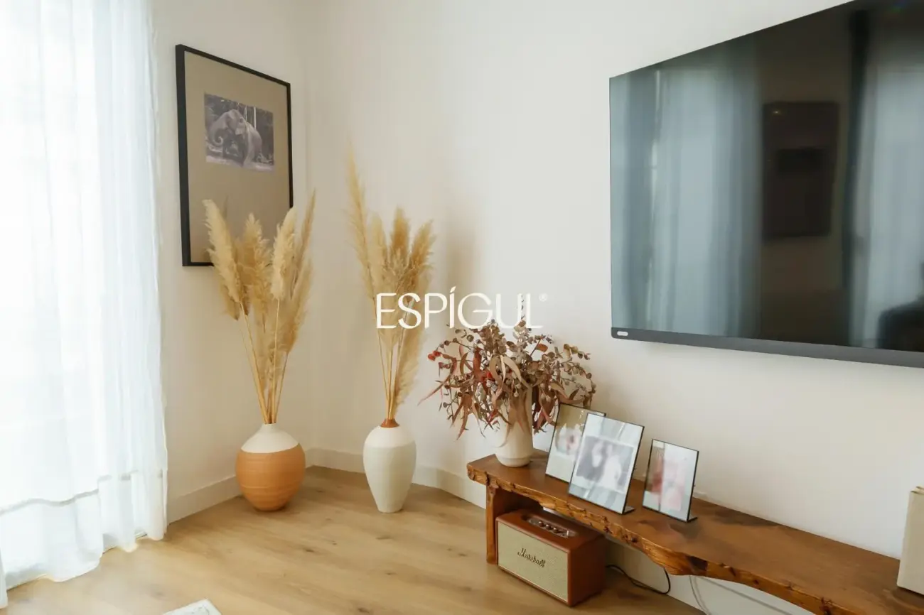 Maison mitoyenne de construction semi-neuve de 170 m² et terrasse de 27 m² à Vilassar de Dalt