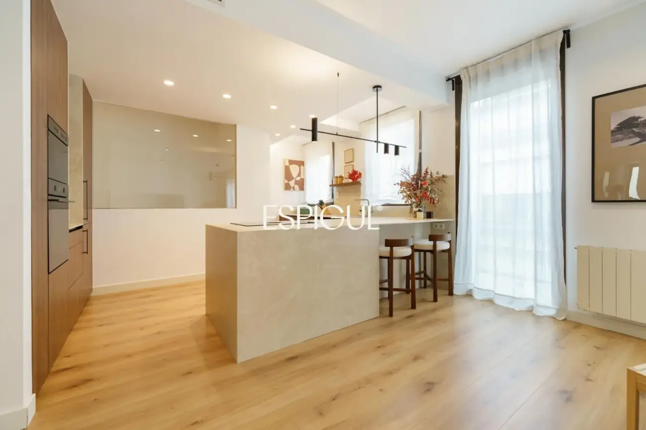 Maison mitoyenne de construction semi-neuve de 170 m² et terrasse de 27 m² à Vilassar de Dalt