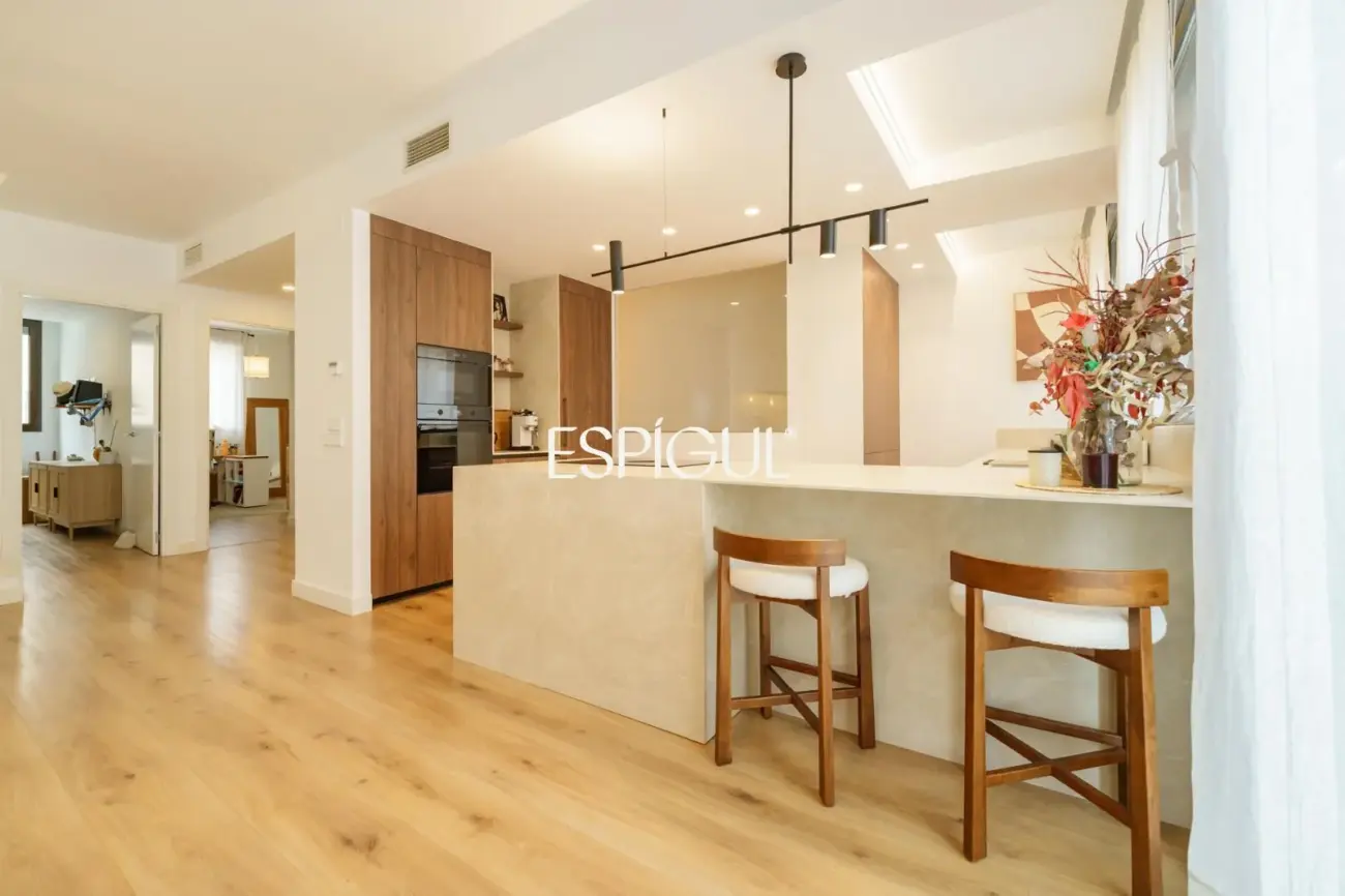Maison mitoyenne de construction semi-neuve de 170 m² et terrasse de 27 m² à Vilassar de Dalt