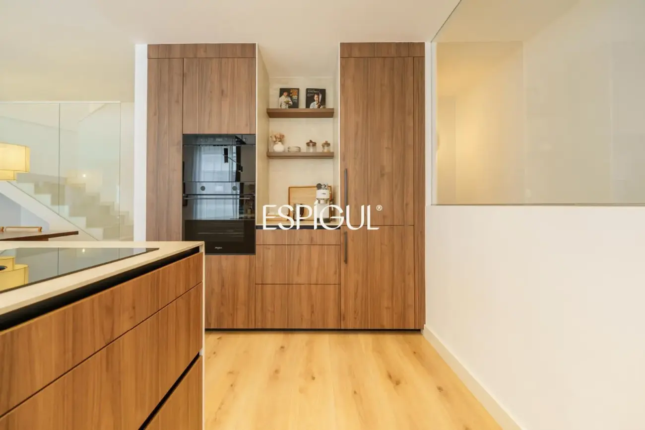 Maison mitoyenne de construction semi-neuve de 170 m² et terrasse de 27 m² à Vilassar de Dalt